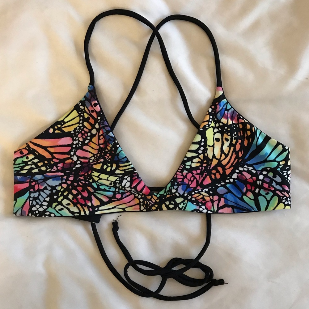 Reversible black/butterfly crossback bikini